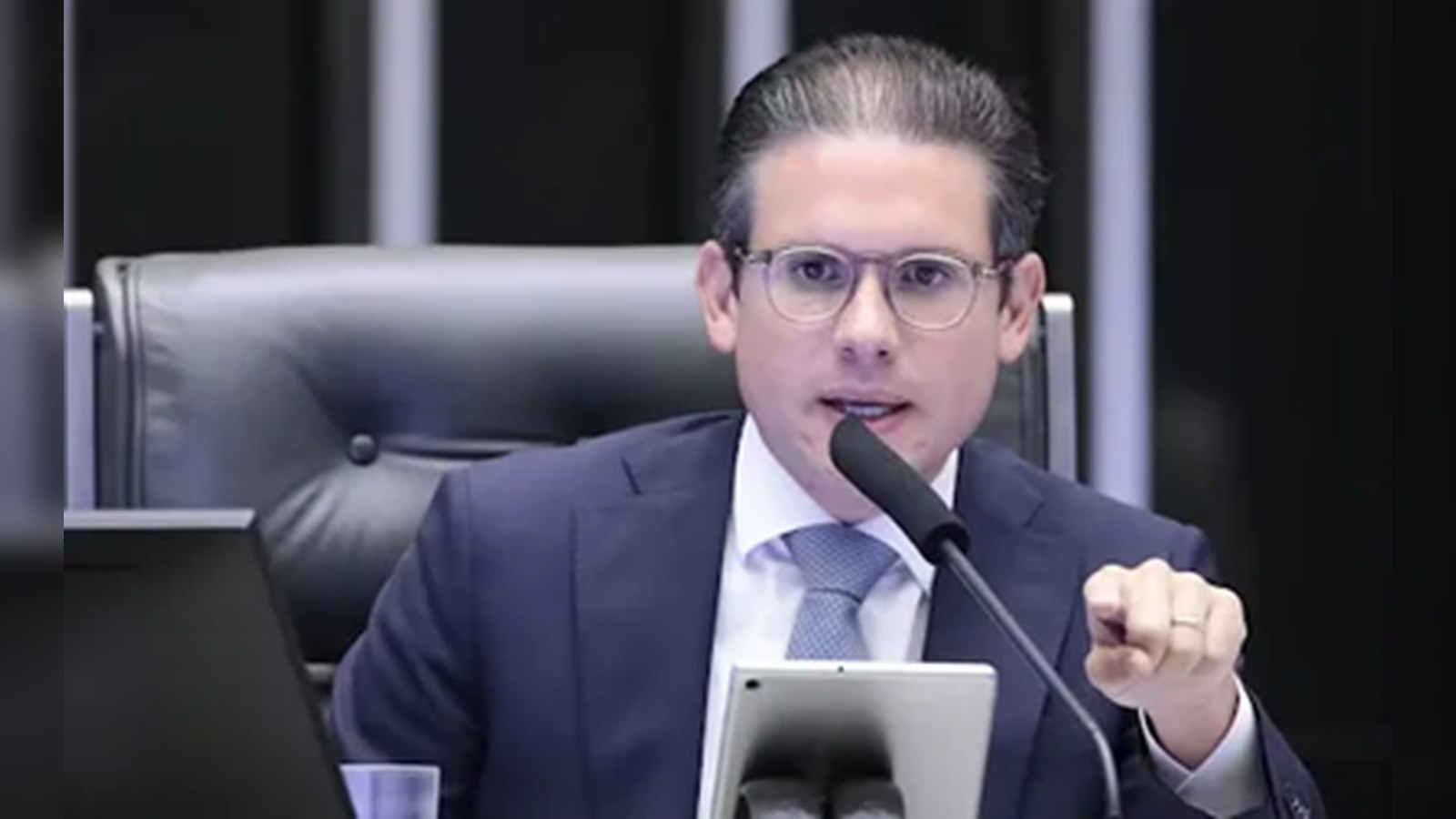 Motta diz que PEC do fim da escala 6×1 e redução da jornada deve ser votada no plenário da Câmara nesta semana
